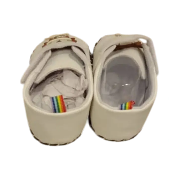 White Baby Shoes With a Cartoon Lion Appliqué - Master