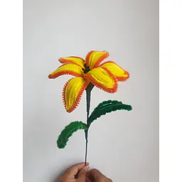 Pipe cleaner flower yellow red - Master