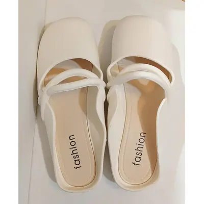 Fashionable Women' Slipper primary image