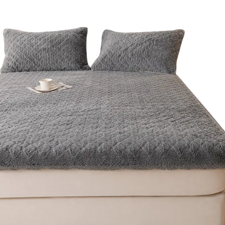 Quilted Fur Mattress protector Set/ Bedding Set (Bedsheet, Pillow Covers, Blanket Cover) - Master