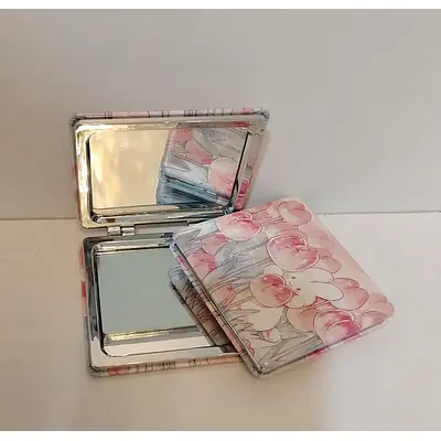 Cosmetic Pocket Mirror primary image