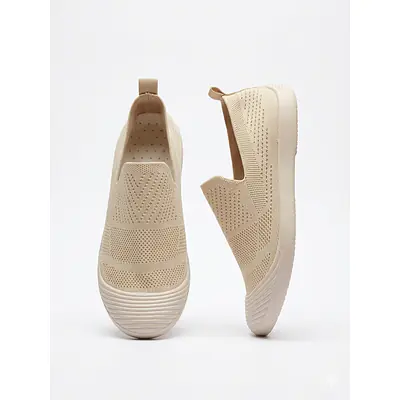 Max Women's Knit Slip-On Sports Shoes primary image