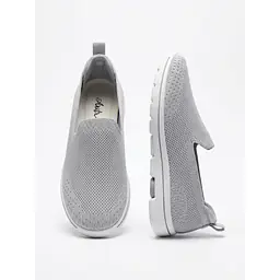 Max Men Textured Knit Slip-On Sports Shoes - Master