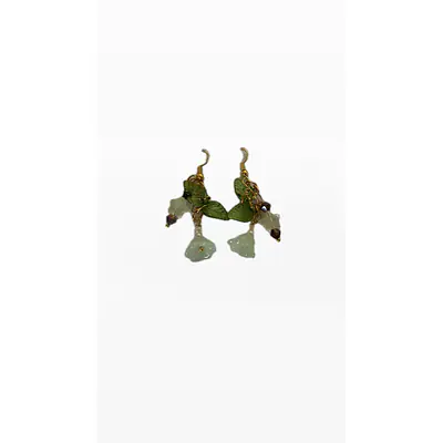 Earing primary image