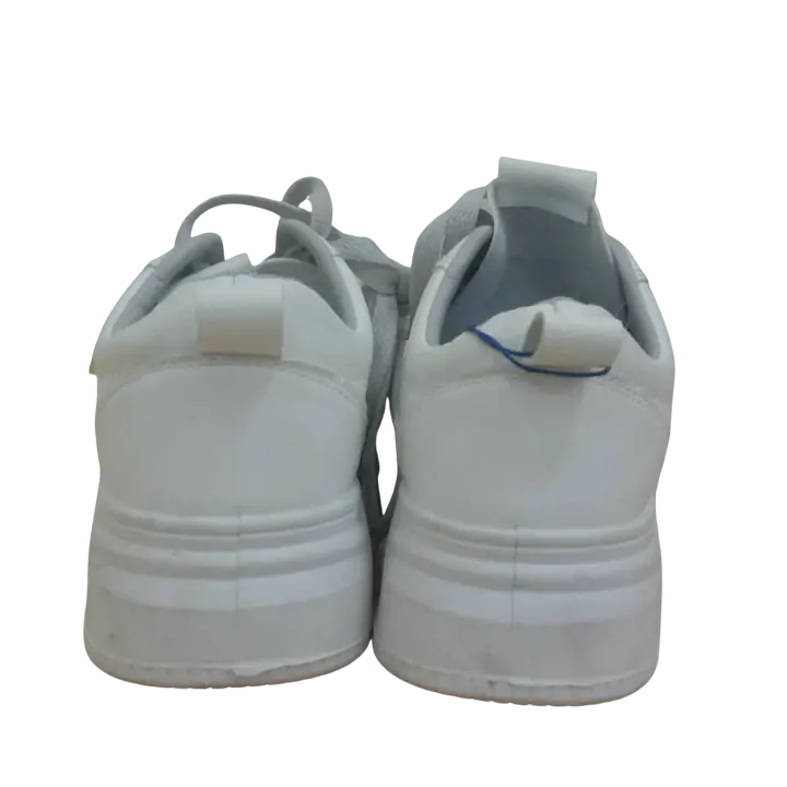 White Sneaker - Master
